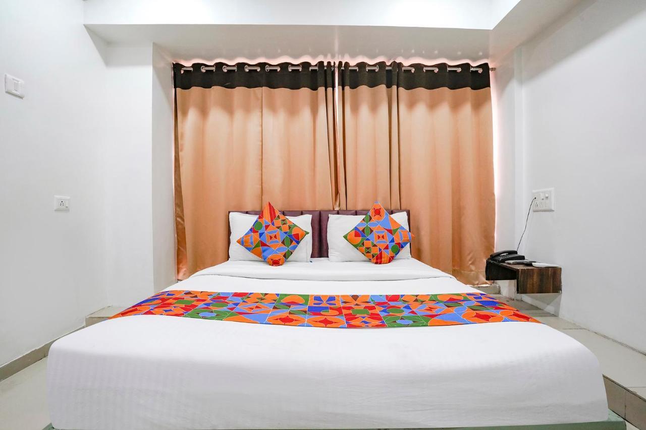 Hotel Fabexpress Blue Stone Surat Exterior foto