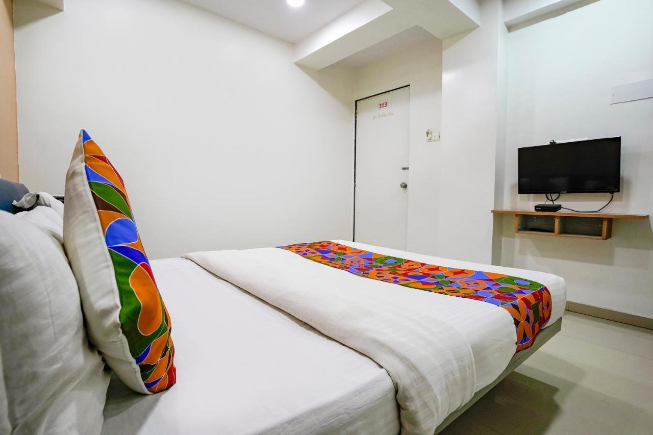 Hotel Fabexpress Blue Stone Surat Exterior foto