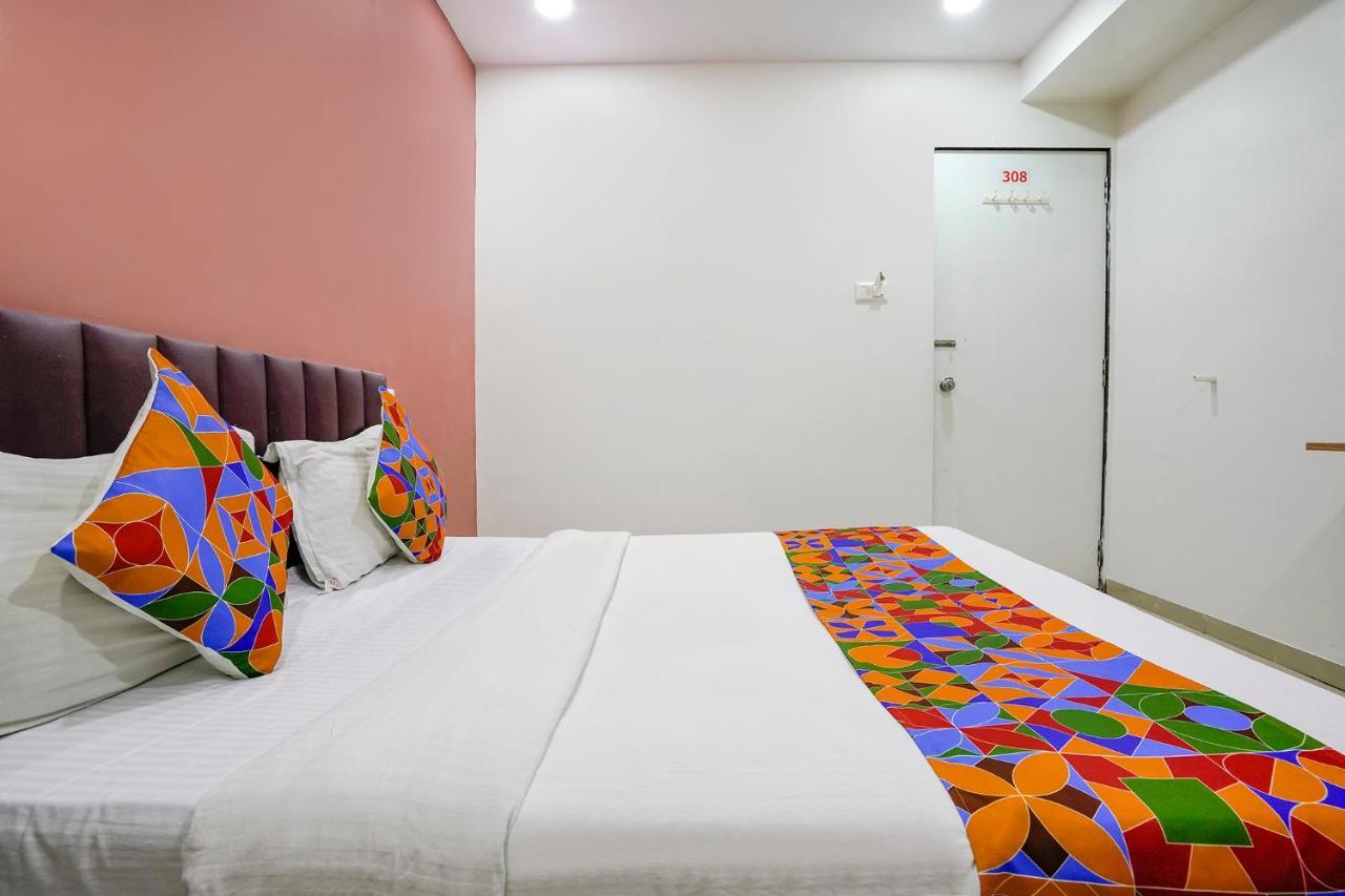 Hotel Fabexpress Blue Stone Surat Exterior foto