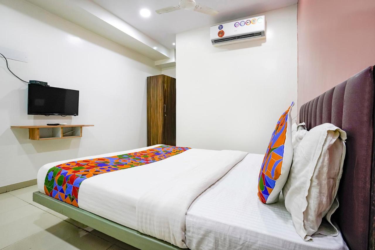 Hotel Fabexpress Blue Stone Surat Exterior foto
